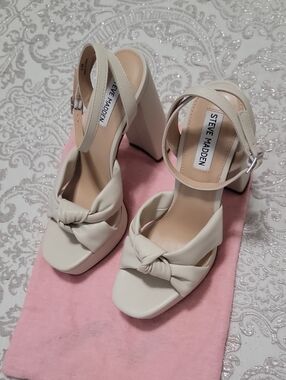 Steve Madden Cream Knotted Block Heel Sandals